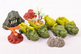 Set 4 camiones dinosaurios con accesorios (1).jpg